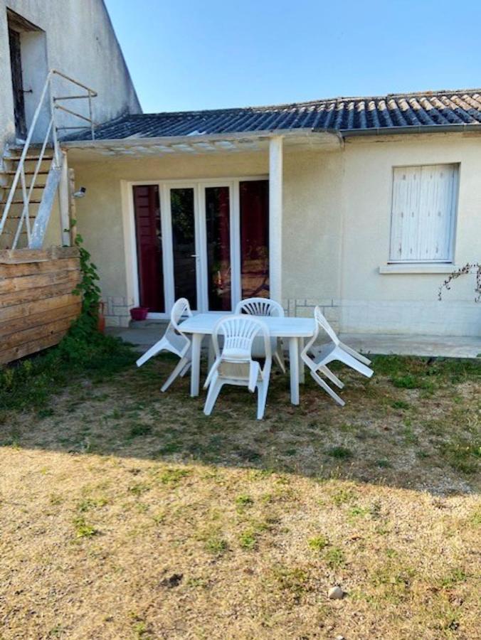Maison Charmante A Saint-Patrice Avec Jardin Prive מראה חיצוני תמונה